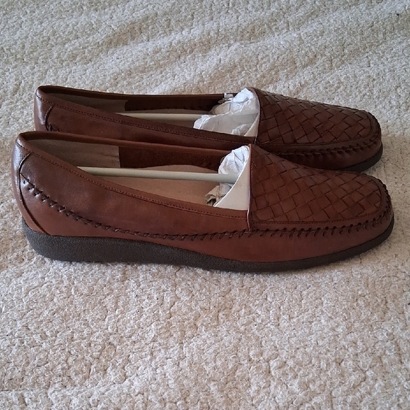 New Auditions Token Coppertone Classic Leather Slip-Ons - Picture 3 of 7